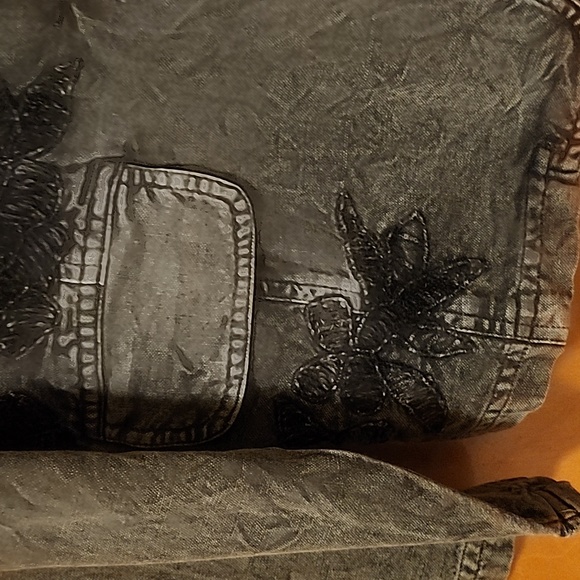 Rustic Coldwater Creek embroidered dark Grey denim jacket - Picture 3 of 6